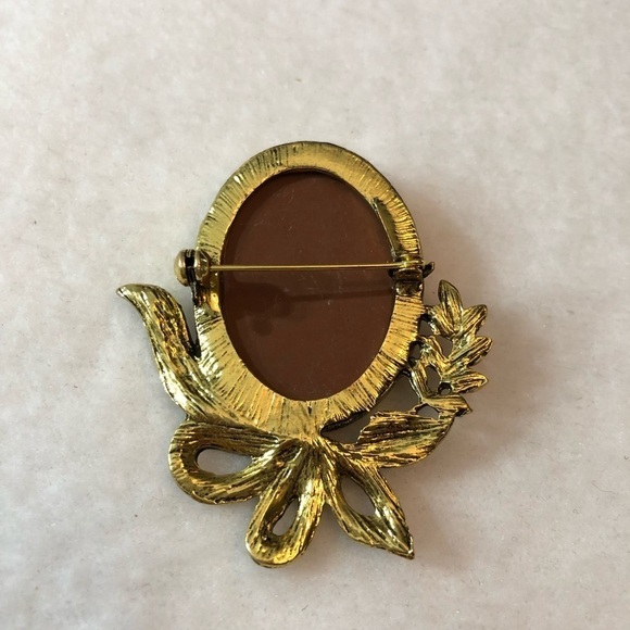 not available - Picture 2 of 5